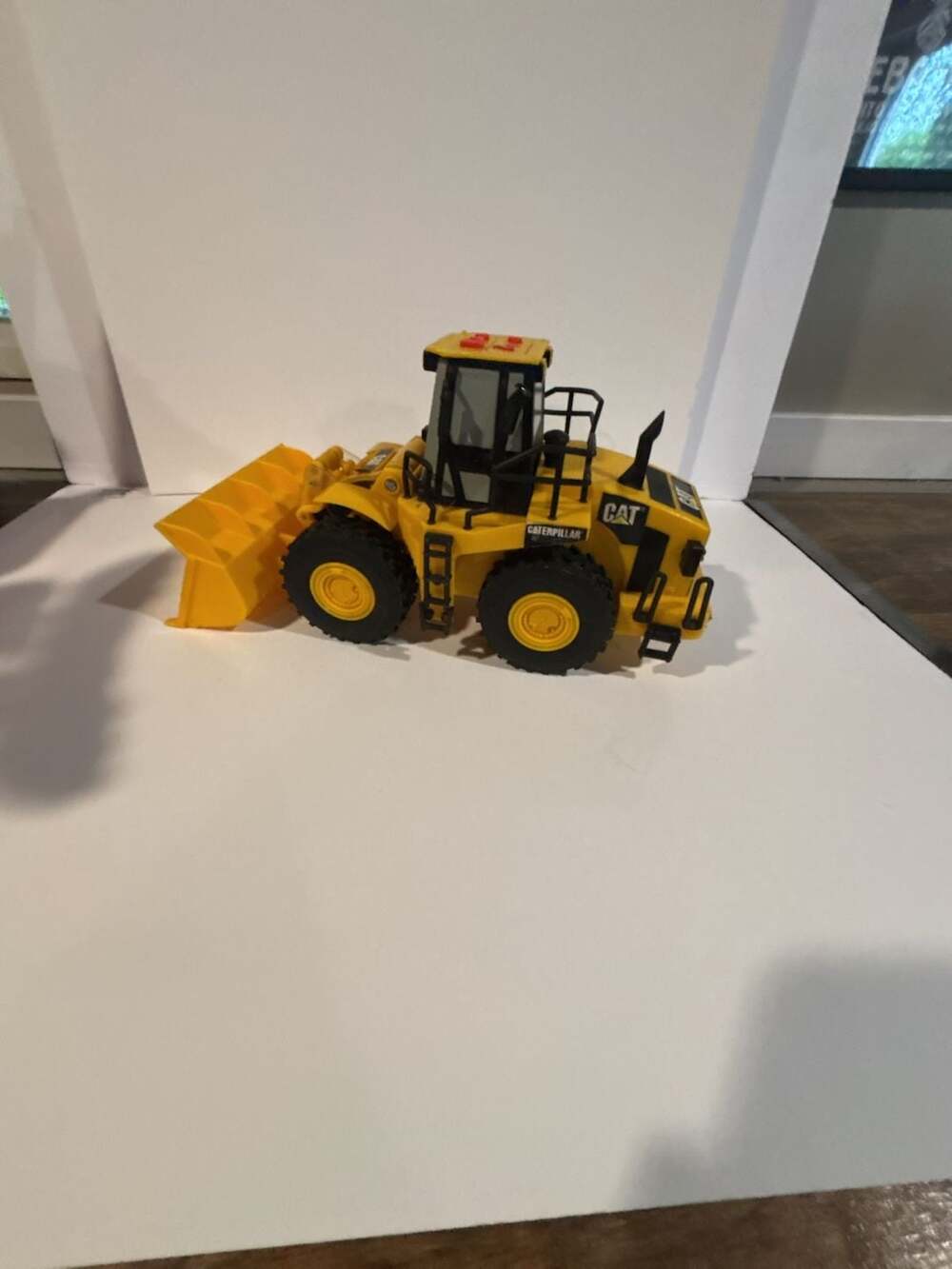 Caterpillar CAT Machine Maker Junior Ope